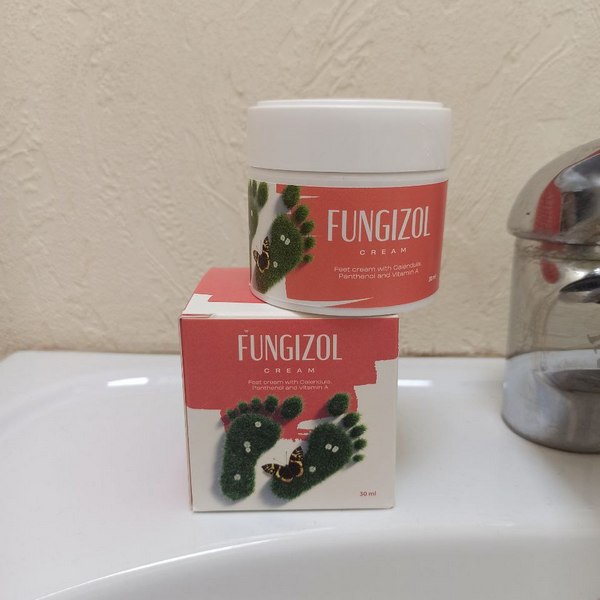 Téglik krému Padkana 30 ml s kartónovou krabičkou – krém na chodidlá s nechtíkom, panthenolom a vitamínom A